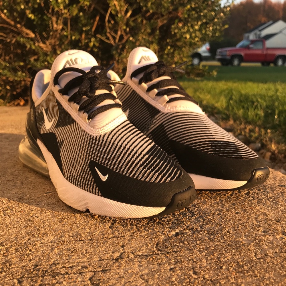 AIR MAX 270s